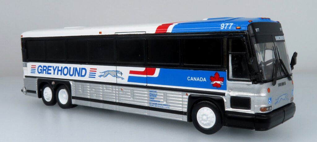 Iconic Replicas MCI D4000 Greyhound Canada 87-0481