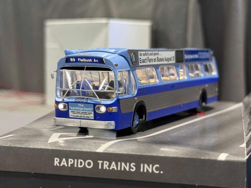 Rapido Trains GM Fishbowl Bus New York City Transit Authority B9 753146