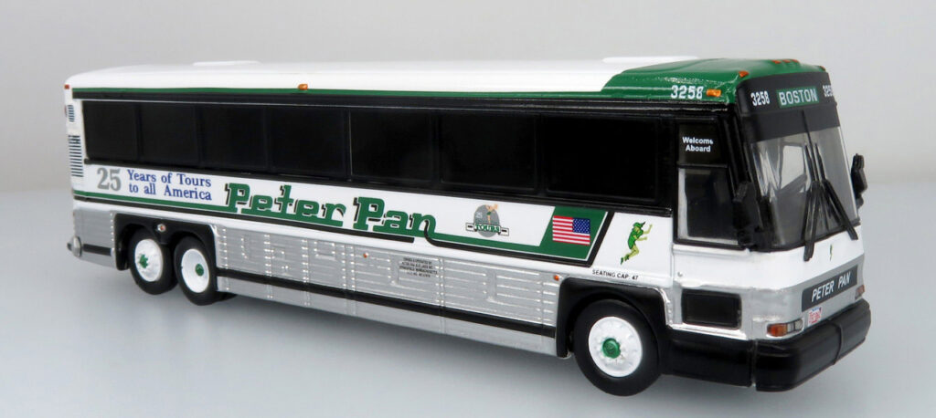 Iconic Replicas MCI D4000 Peterpan Bus Lines 87-0484
