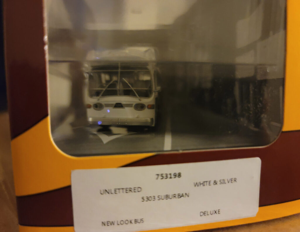 Rapido Fishbowl Bus Suburban Blank/White 5303