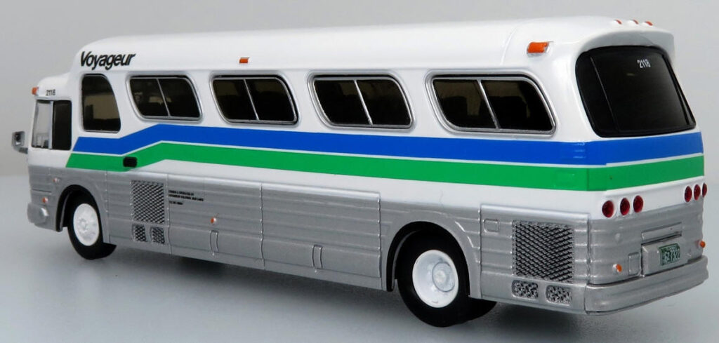 Iconic Replicas GM PD4107 Buffalo Coach Bus Voyageur Canada
