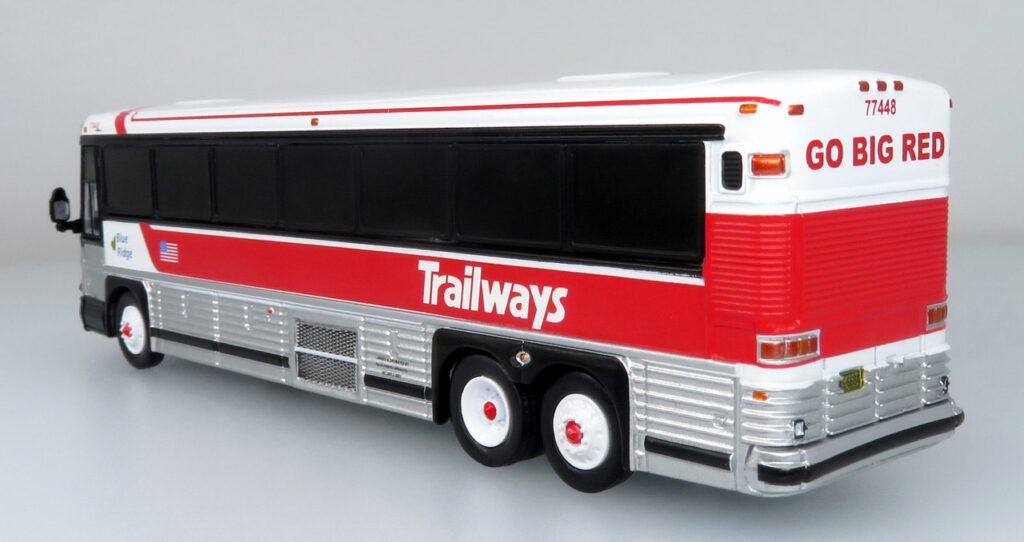 Iconic Replicas MCI D4000 Coach Bus Blue Ridge Trailways 87-0485