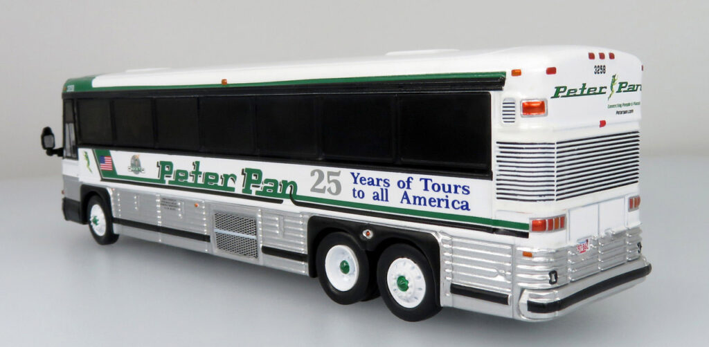 Iconic Replicas MCI D4000 Peterpan Bus Lines 87-0484