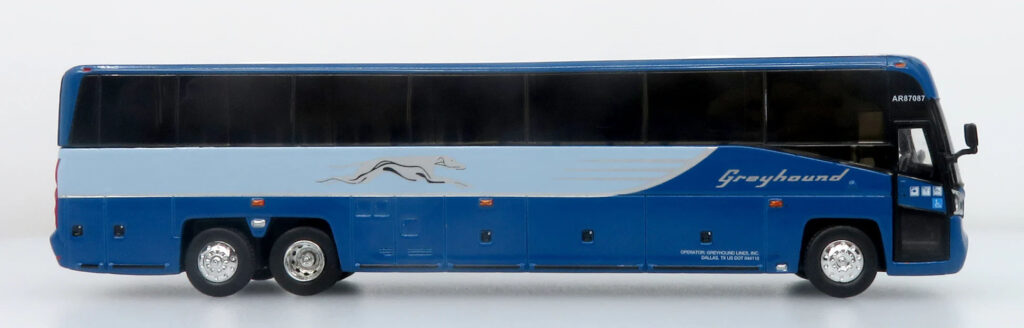 Iconic Replicas MCI D4520 Coach Bus Greyhound New York 87-0654