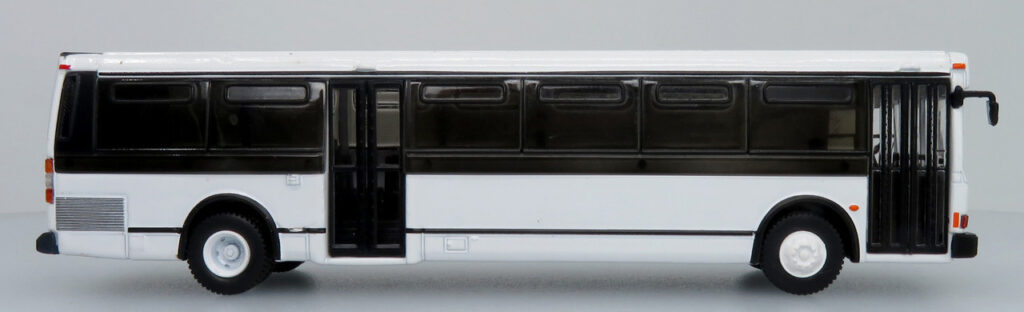 Iconic Replicas Grumman 870 Transit Blank/White 87-0406