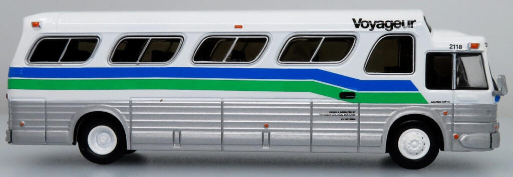 Iconic Replicas GM PD4107 Buffalo Coach Bus Voyageur Canada