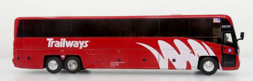 Iconic Replicas MCI D4520 Coach Bus Burlington Trailways 87-0661
