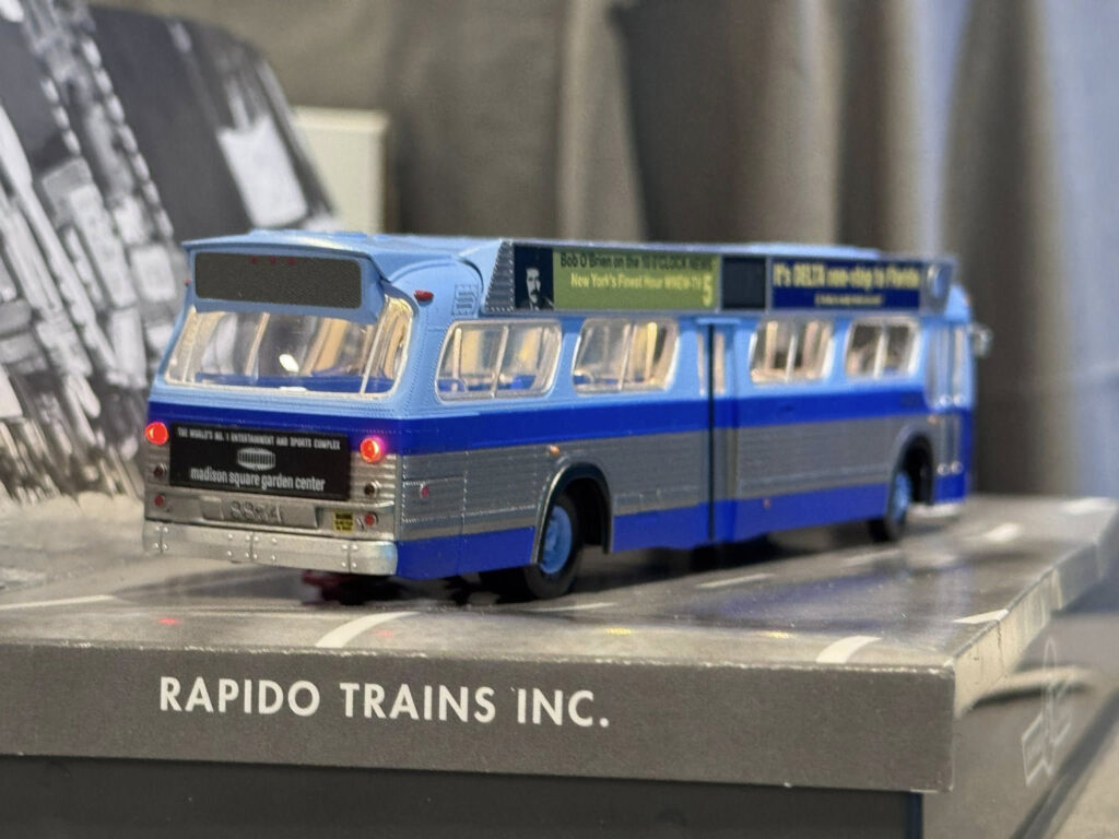 Rapido Trains GM Fishbowl Bus New York City Transit Authority B9 753146