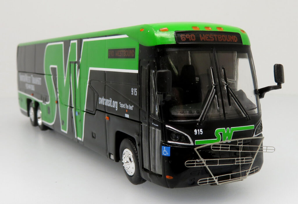 Iconic Replicas MCI D4500 CRT LE southwest Transit 87-0428