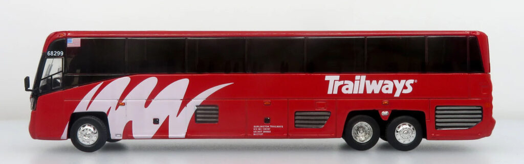Iconic Replicas MCI D4520 Coach Bus Burlington Trailways 87-0661