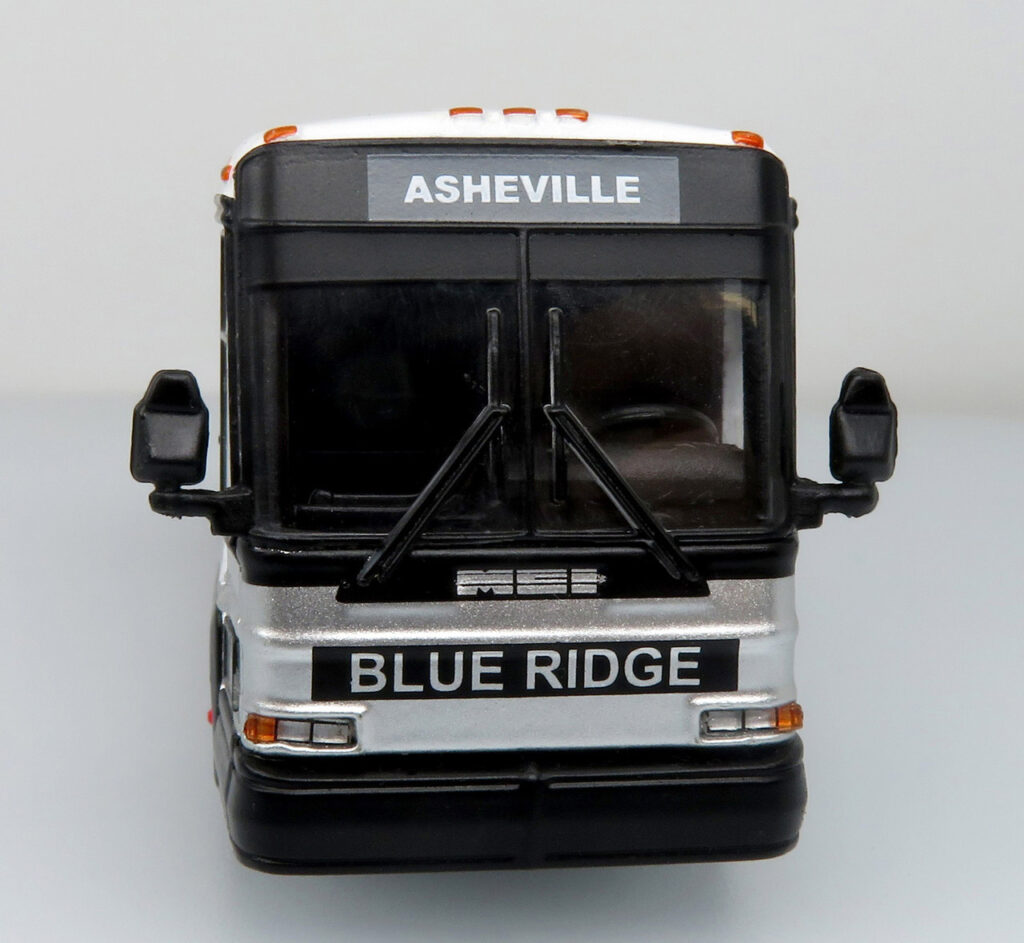 Iconic Replicas MCI D4000 Coach Bus Blue Ridge Trailways 87-0485