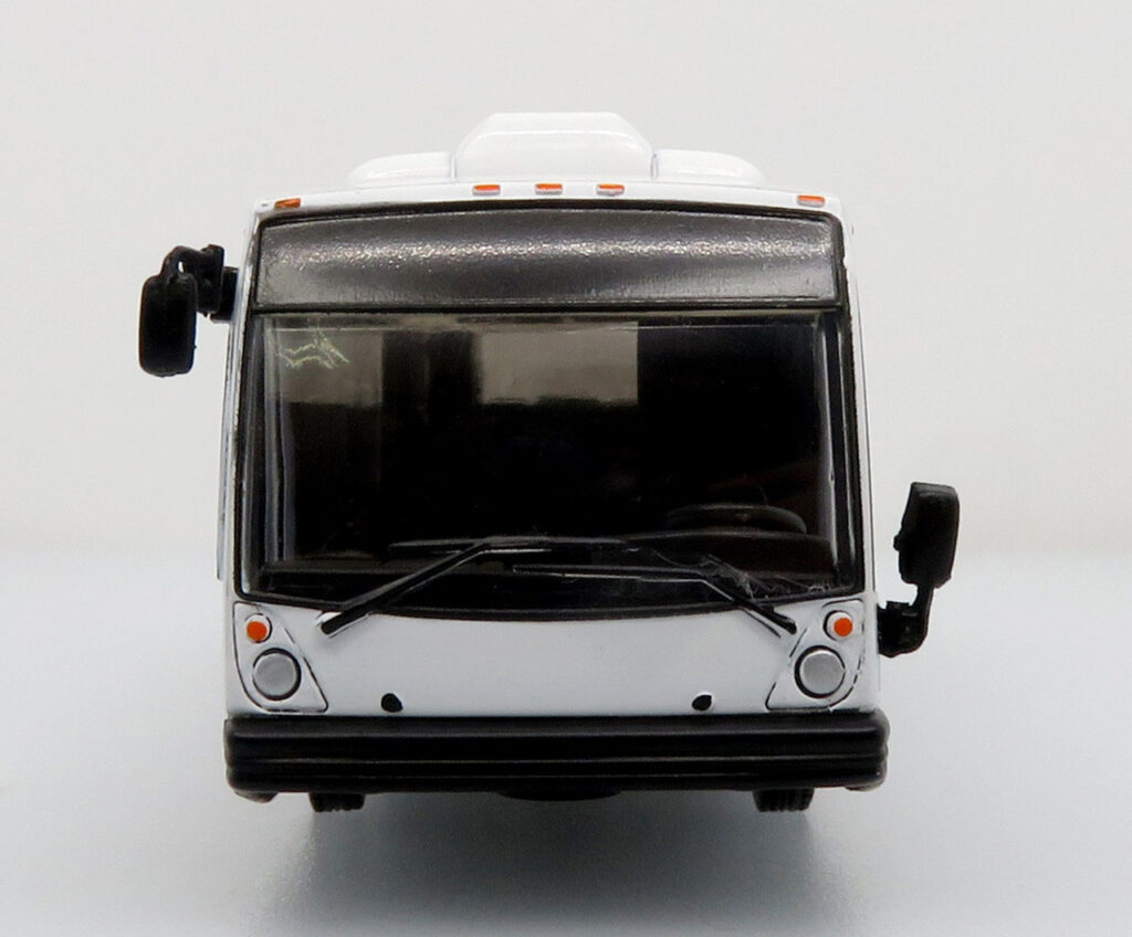 Iconic Replicas Nova LFSD Transit Bus blank/white 87-0502