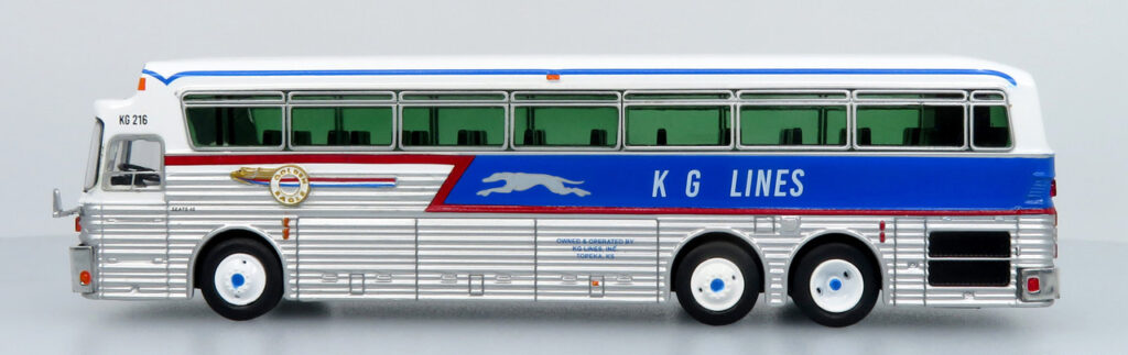 Iconic Replicas Eagle 5 Coach Bus KG Lines-Greyhound 87-0546