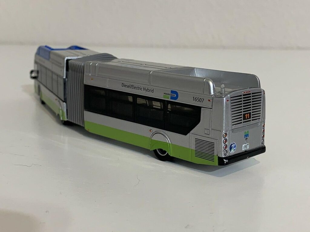 Iconic Replicas New Flyer Aerodynamic Articulated Xcelsior Bus Miami Dade 87-0312
