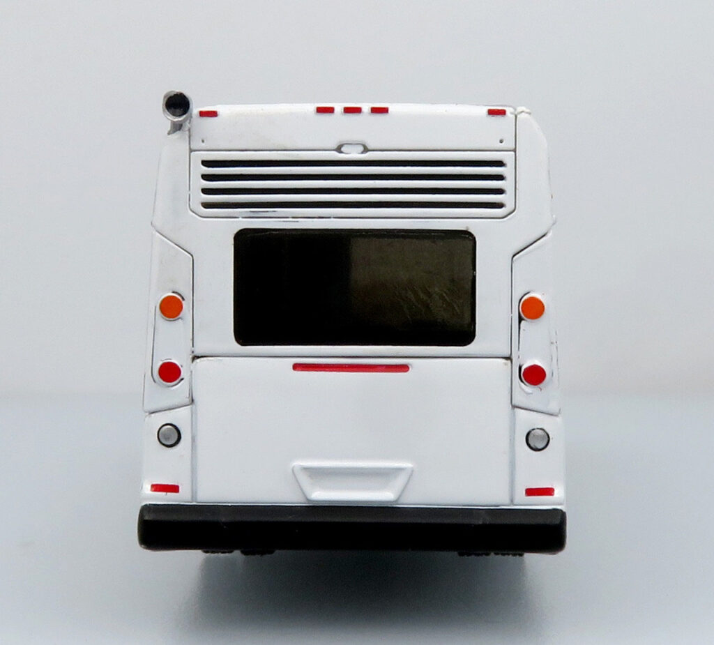 Iconic Replicas Nova LFSD Transit Bus blank/white 87-0502