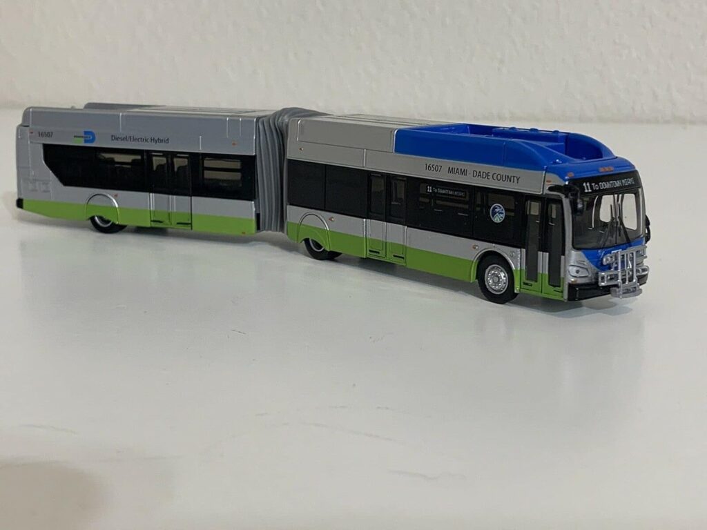 Iconic Replicas New Flyer Aerodynamic Articulated Xcelsior Bus Miami Dade 87-0312