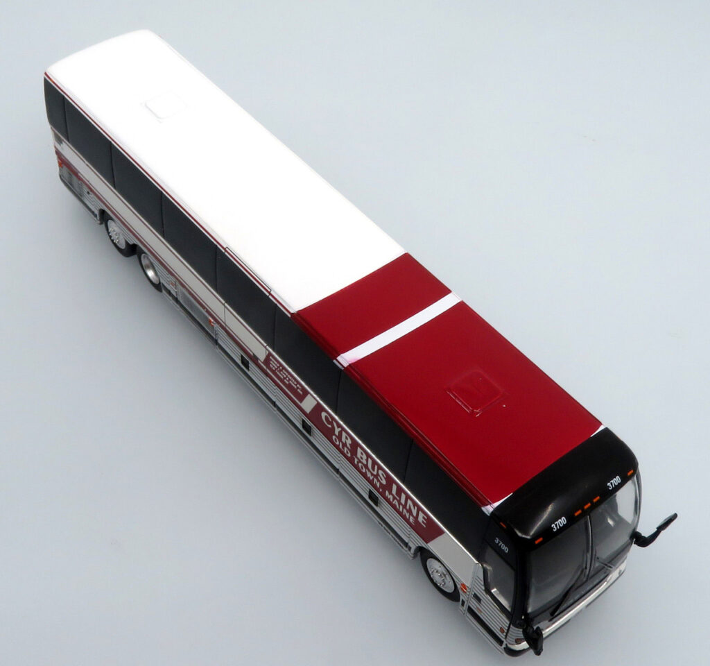 Iconic Replicas Prevost X345 CYR Bus Line 87-0476