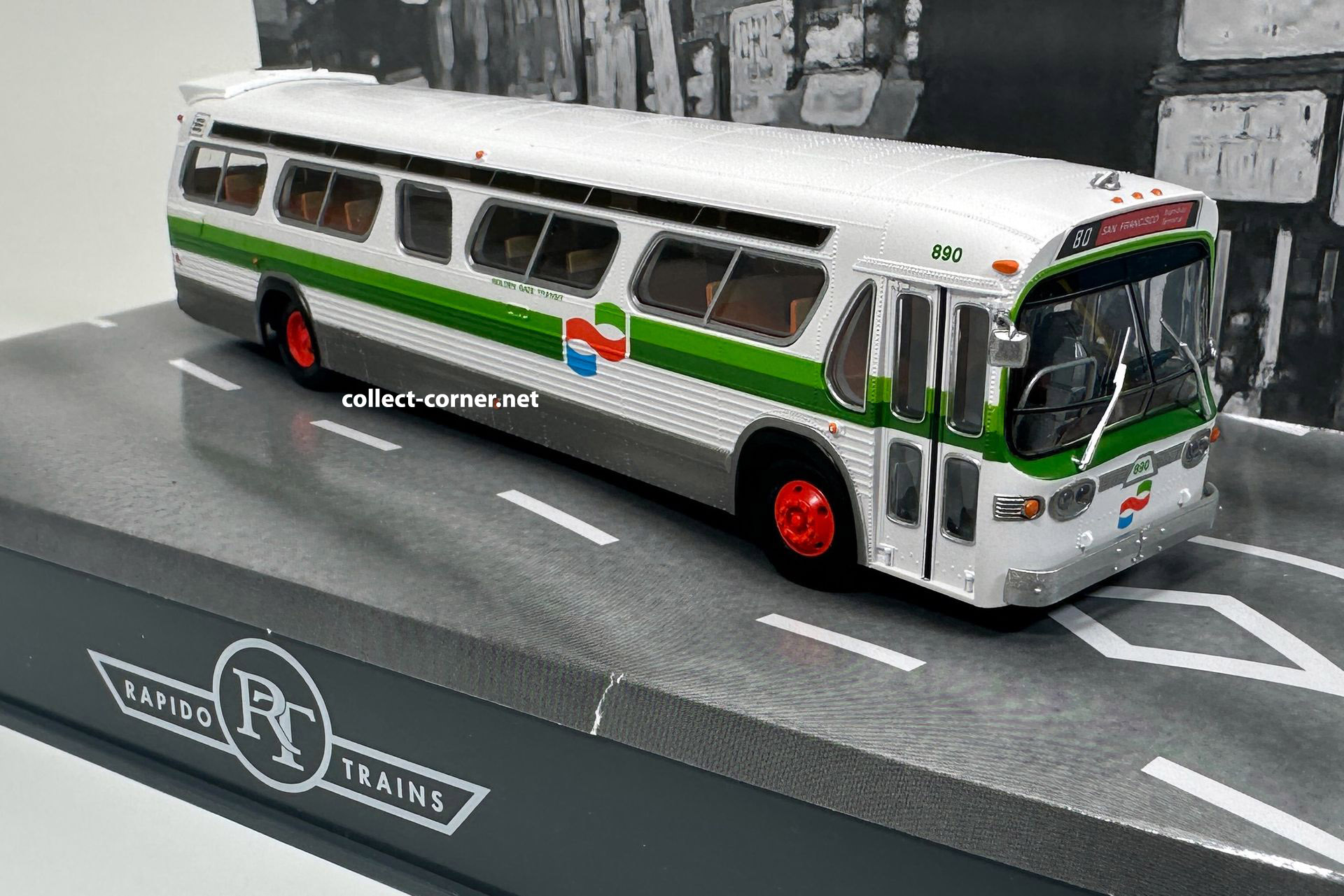 Rapido GM Fishbowl Bus Golden Gate Transit