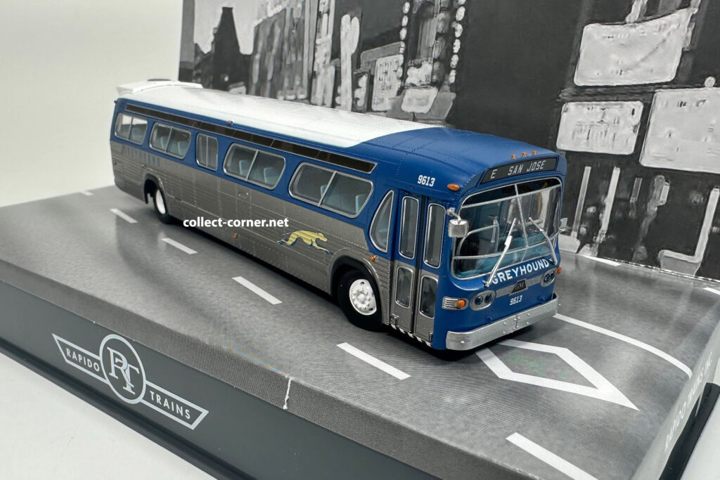 Rapido GM Fishbowl Bus Greyhound 