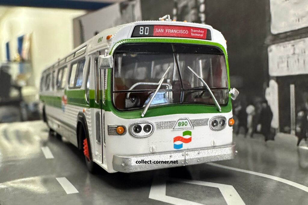 Rapido GM Fishbowl Bus Golden Gate Transit