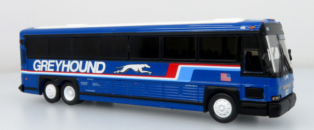 Iconic Replicas MCI D4000 Greyhound 87-0620