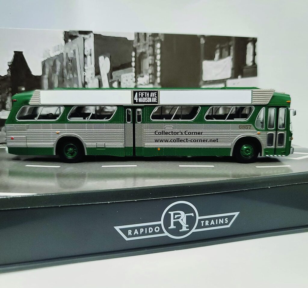 Rapido Fishbowl Transit Bus New York City Transit 703043