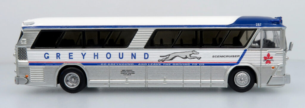 Iconic Replicas MCI MC5A Greyhound Canada 87-0629