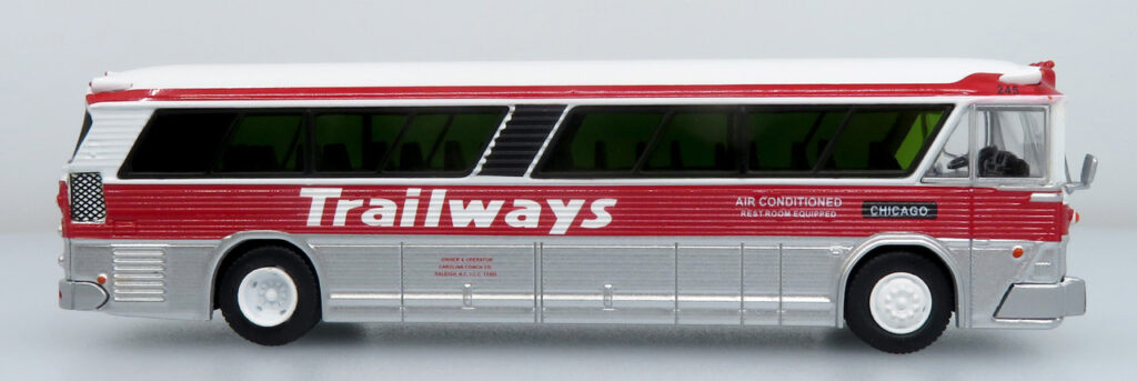 Iconic Replicas MCI MC5A Trailways 87-0630