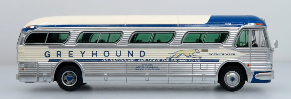Iconic Replicas GM PD4104 Greyhound 87-0566