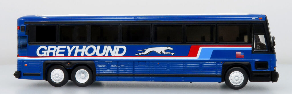 Iconic Replicas MCI D4000 Greyhound 87-0620