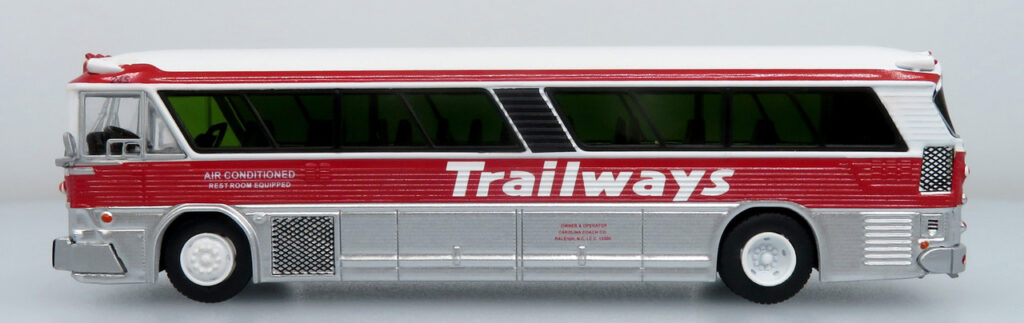 Iconic Replicas MCI MC5A Trailways 87-0630