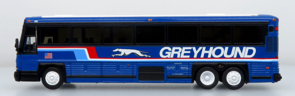Iconic Replicas MCI D4000 Greyhound 87-0620