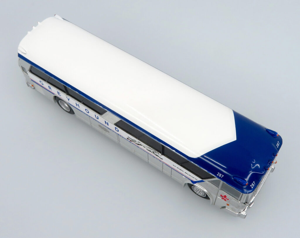 Iconic Replicas MCI MC5A Greyhound Canada 87-0629