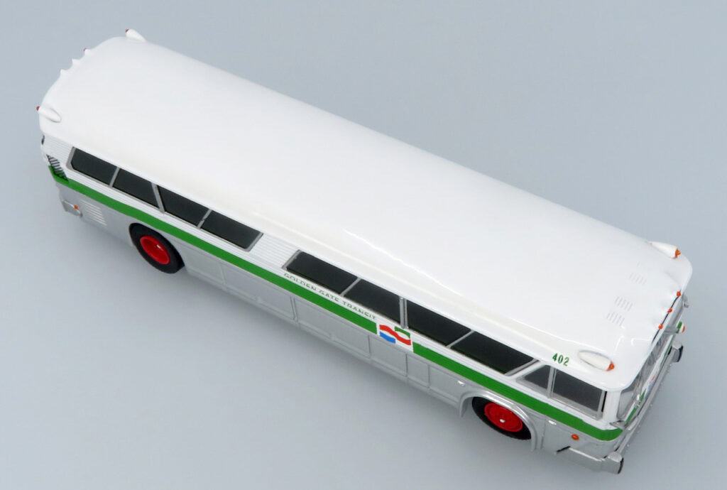 Iconic Replicas MCI MC5A Golden Gate Transit 87-0626