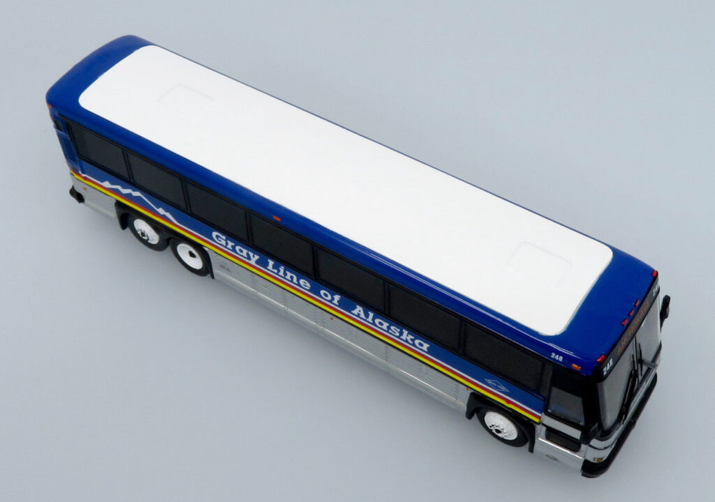 Iconic Replicas MCI D4000 Gray Line Alaska 87-0621