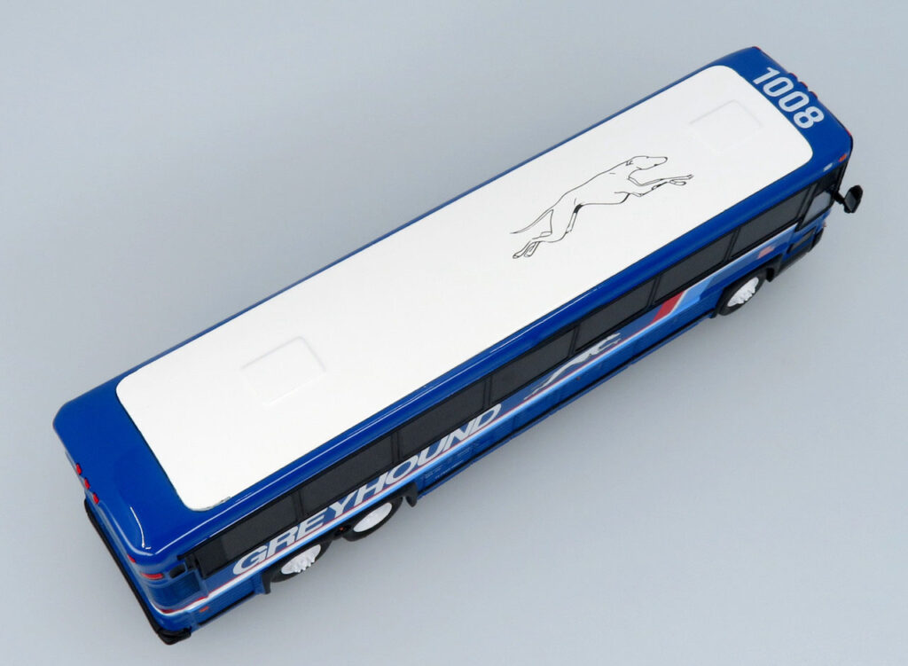 Iconic Replicas MCI D4000 Greyhound 87-0620