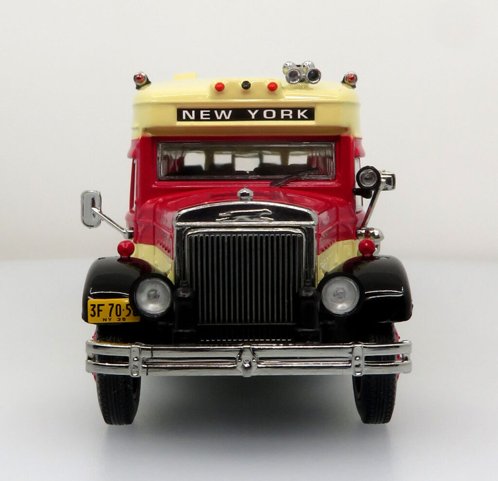 Iconic Replicas 1935 Mack BK Parlor Bus Trailways New York 50-0491