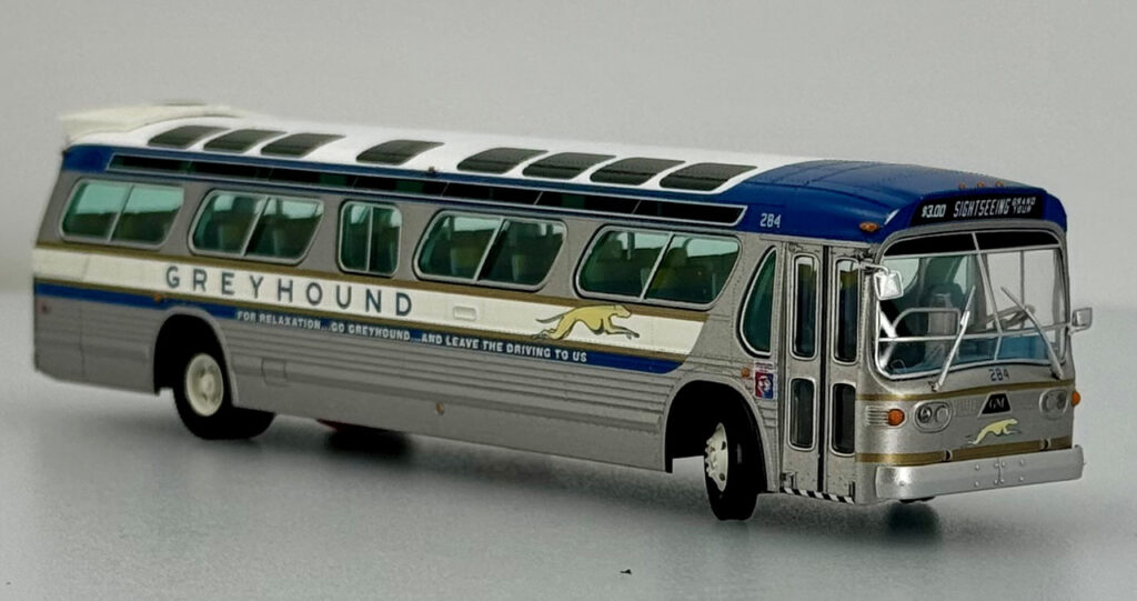Rapido GM Fishbowl Bus Greyhound World's Fair New York City 753165