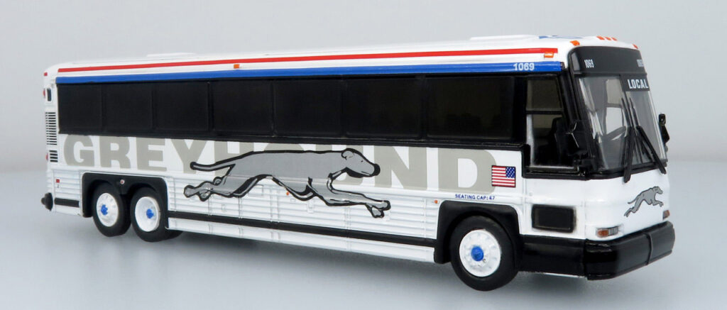 Iconic Replicas MCI D4000 Greyhound Shadow Livery 87-0561