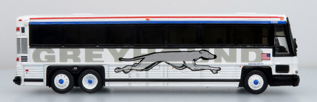 Iconic Replicas MCI D4000 Greyhound Shadow Livery 87-0561