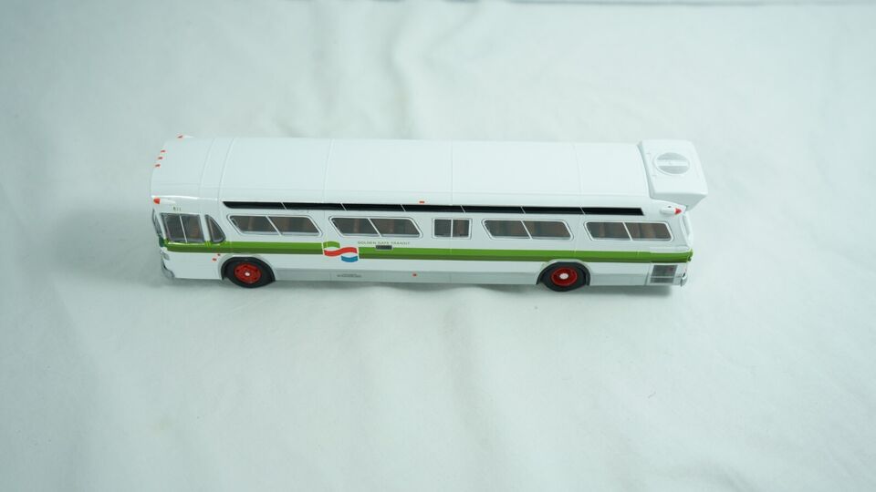 Corgi GM Fishbowl Bus Golden Gate Transit California C54306