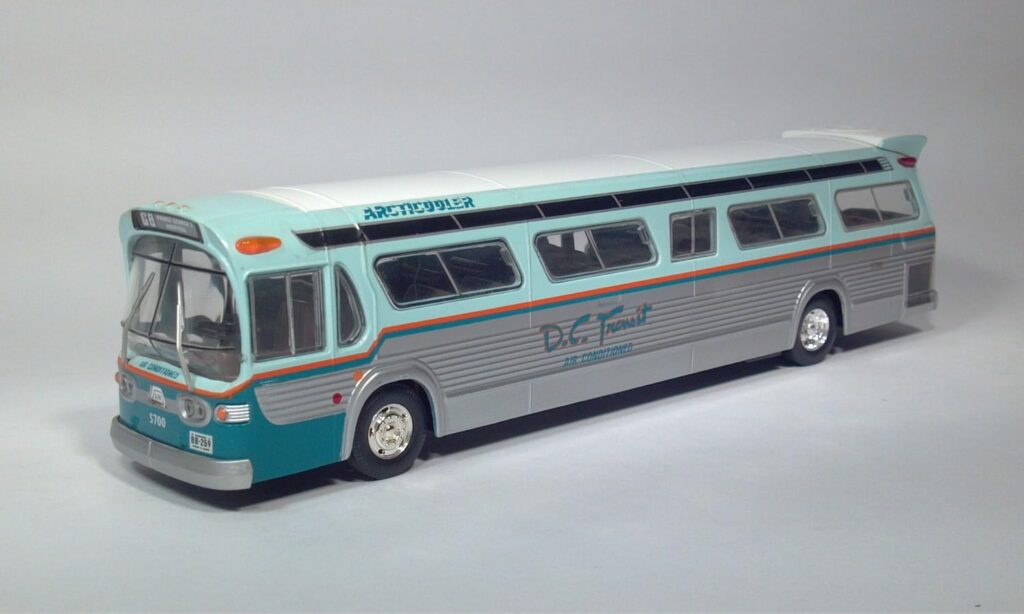 Corgi GM Fishbowl New Looks Transit Bus DC Transit C54601