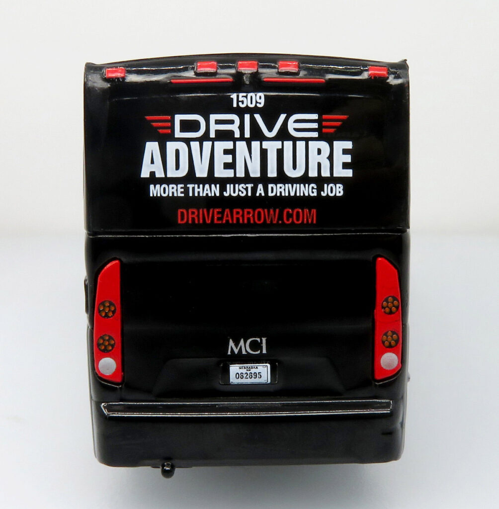 Iconic Replicas MCI J4500 Veteran Strong 87-0511