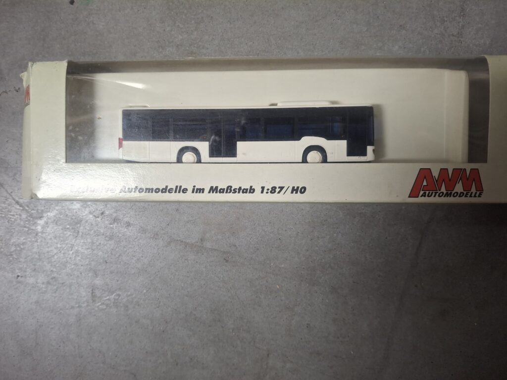 AWM Automodelle Low Floor Transit Bus Blank/White