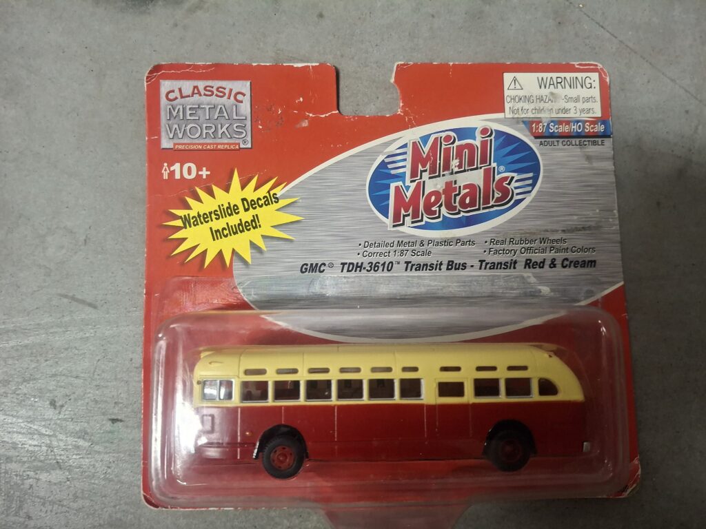 Classic Metal Works Transit Bus GM TDH3610